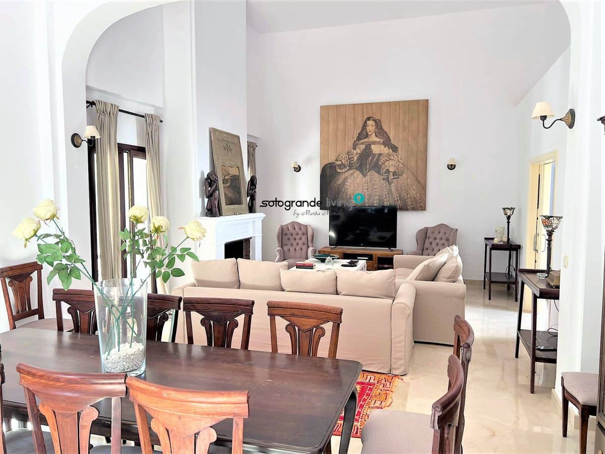5 bedroom Villa for rent in Sotogrande with pool garage - € 4,500 (Ref: 8941170)