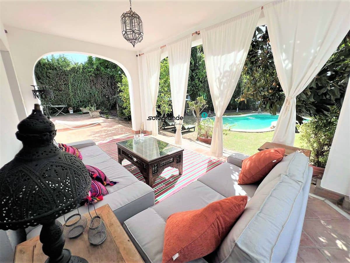 5 bedroom Villa for rent in Sotogrande with pool garage - € 4,500 (Ref: 8941170)