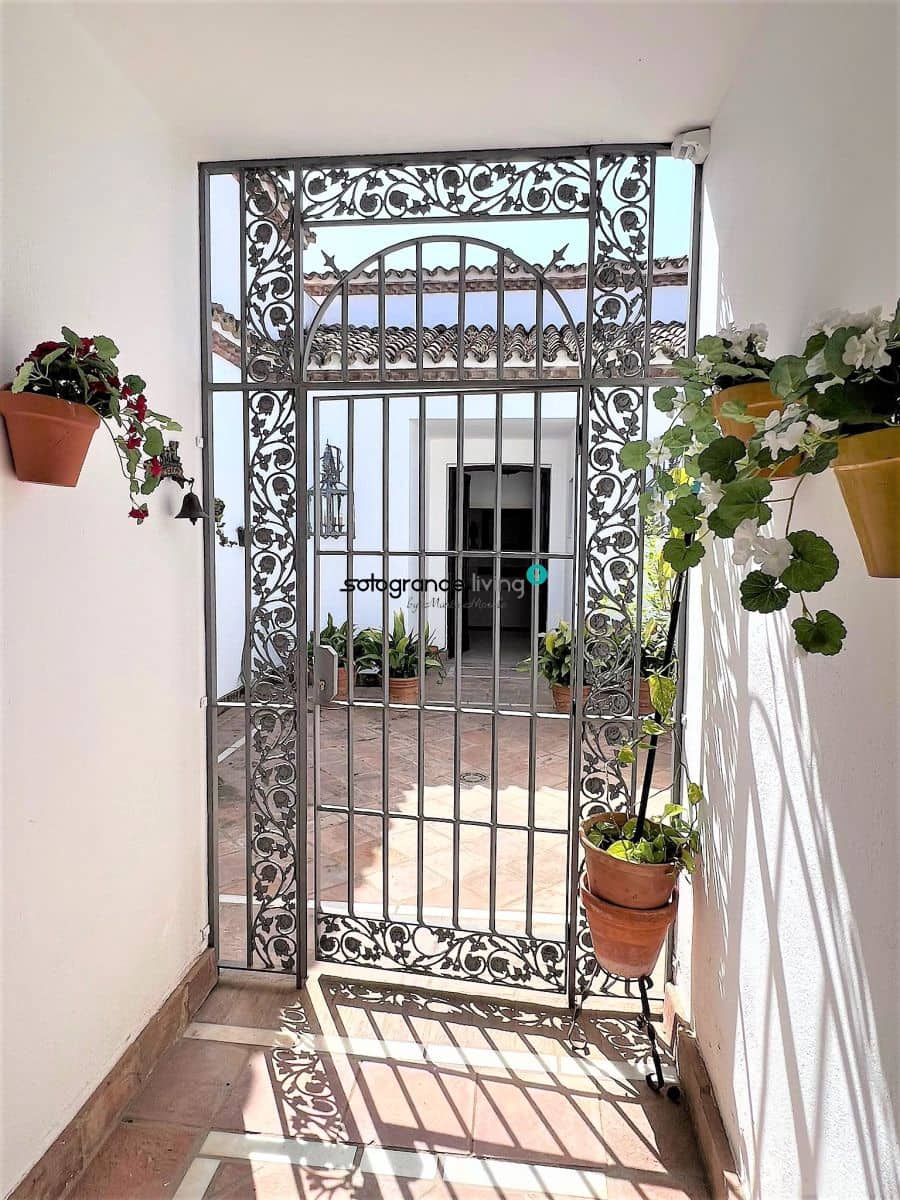 5 bedroom Villa for rent in Sotogrande with pool garage - € 4,500 (Ref: 8941170)