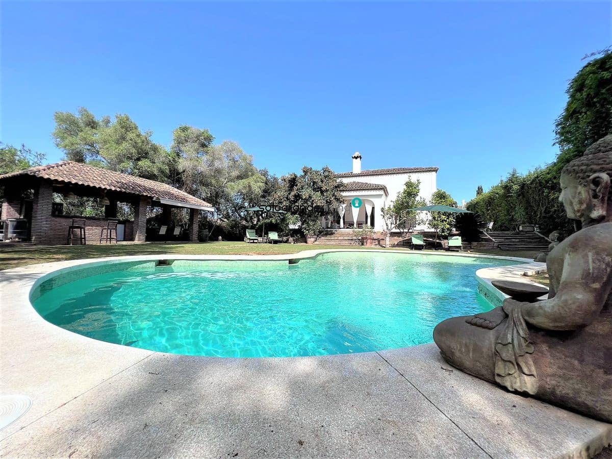 5 bedroom Villa for rent in Sotogrande with pool garage - € 4,500 (Ref: 8941170)