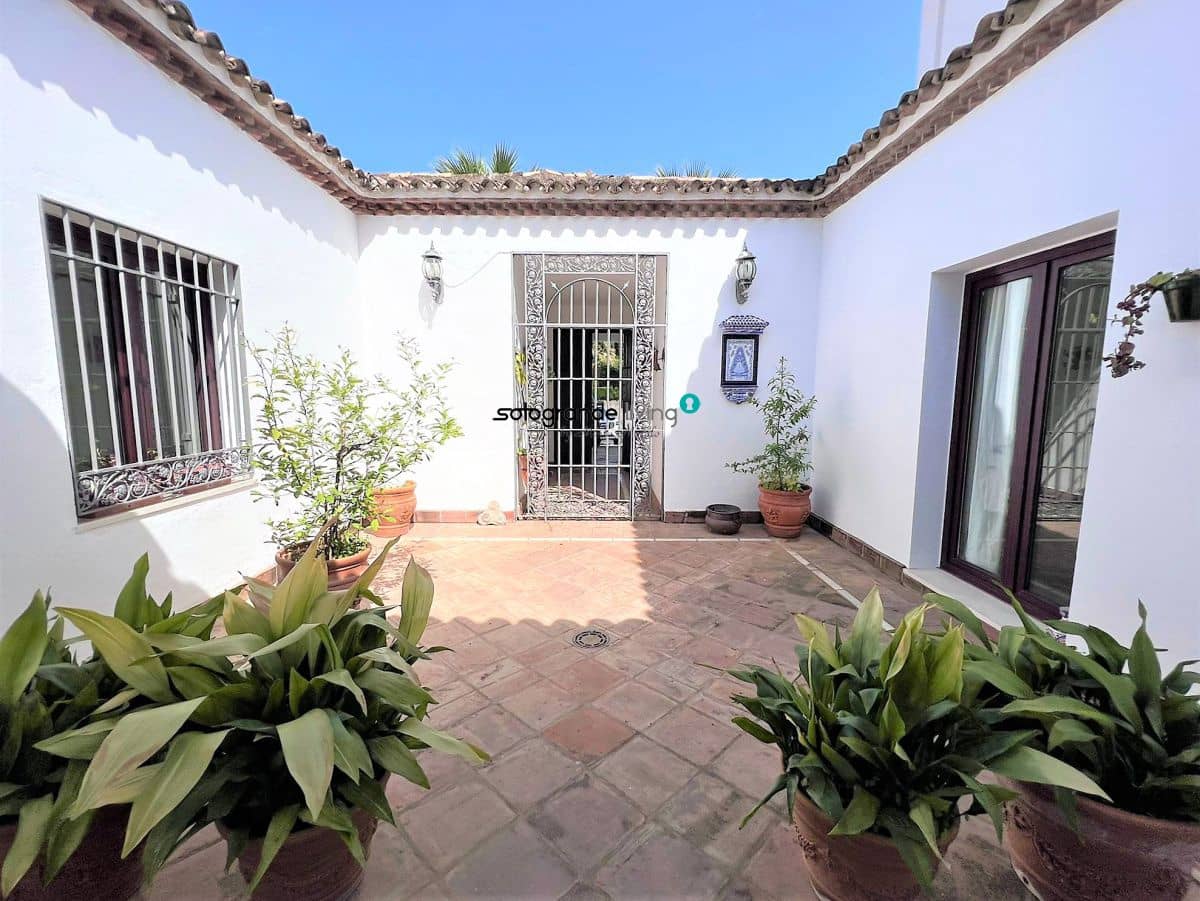 5 bedroom Villa for rent in Sotogrande with pool garage - € 4,500 (Ref: 8941170)