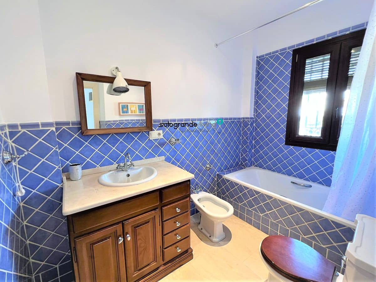 5 bedroom Villa for rent in Sotogrande with pool garage - € 4,500 (Ref: 8941170)