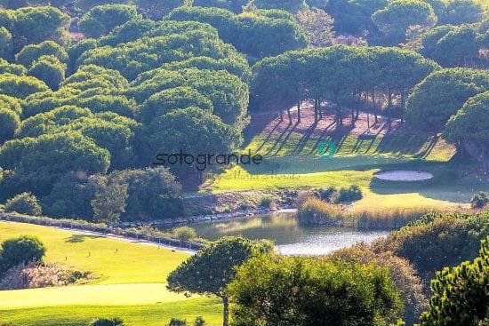 Grunde uden byggetilladelser til salg i Sotogrande Alto, San Roque - € 635.000 (Ref: 8951333)