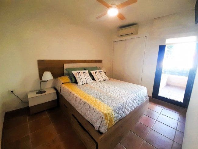 2 sovrum Lägenhet att hyra i Sotogrande med garage - 1 300 € (Ref: 9001777)