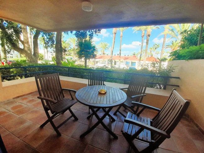 2 sovrum Lägenhet att hyra i Sotogrande med garage - 1 300 € (Ref: 9001777)