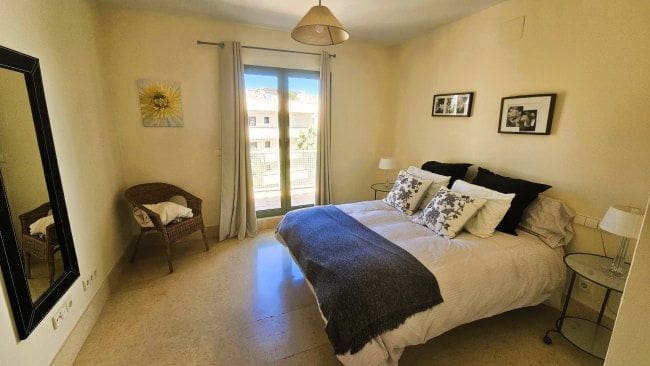 2 bedroom Apartment for rent in Sotogrande with pool garage - € 1,500 (Ref: 9012906)