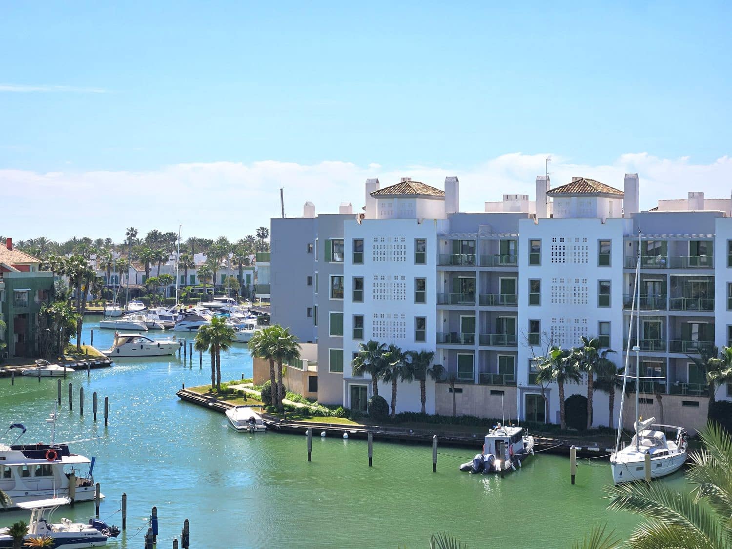 2 bedroom Apartment for rent in Sotogrande with pool garage - € 1,500 (Ref: 9012906)