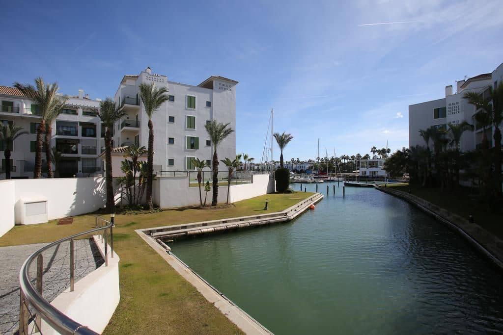2 bedroom Apartment for rent in Sotogrande with pool garage - € 1,500 (Ref: 9012906)