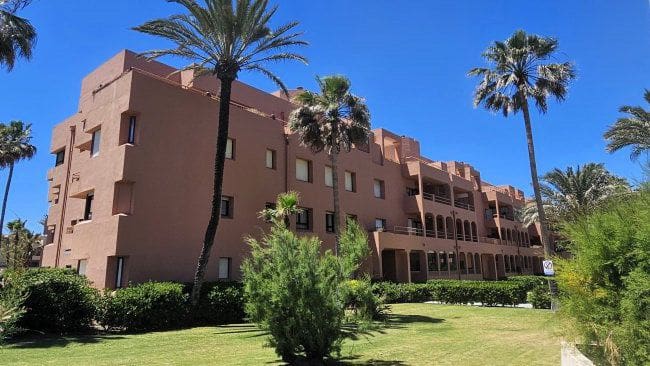 2 bedroom Apartment for sale in Sotogrande with garage - € 425,000 (Ref: 9012908)