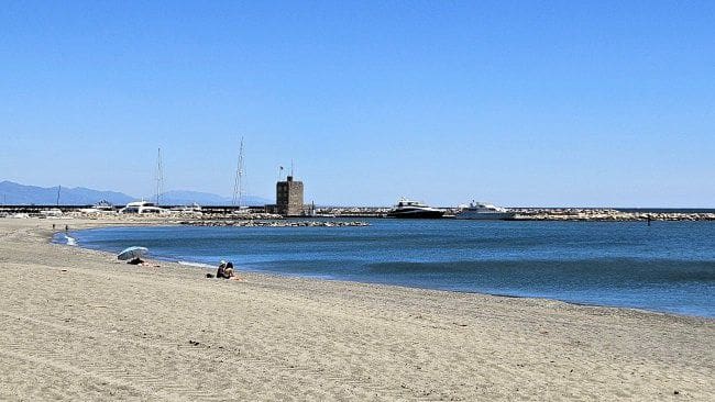 2 bedroom Apartment for sale in Sotogrande with garage - € 425,000 (Ref: 9012908)