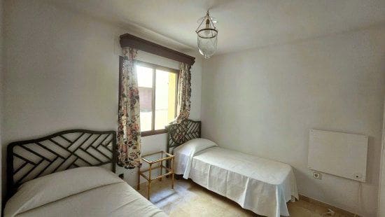 Apartamento de 2 habitaciones en Sotogrande en venta con garaje - 425.000 € (Ref: 9012908)