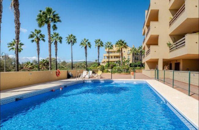 2 soveværelse Lejlighed til leje i Sotogrande med garage - € 1.400 (Ref: 9041624)