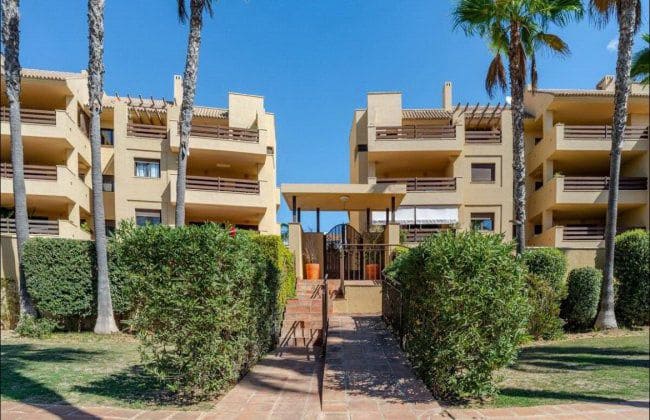 2 soveværelse Lejlighed til leje i Sotogrande med garage - € 1.400 (Ref: 9041624)