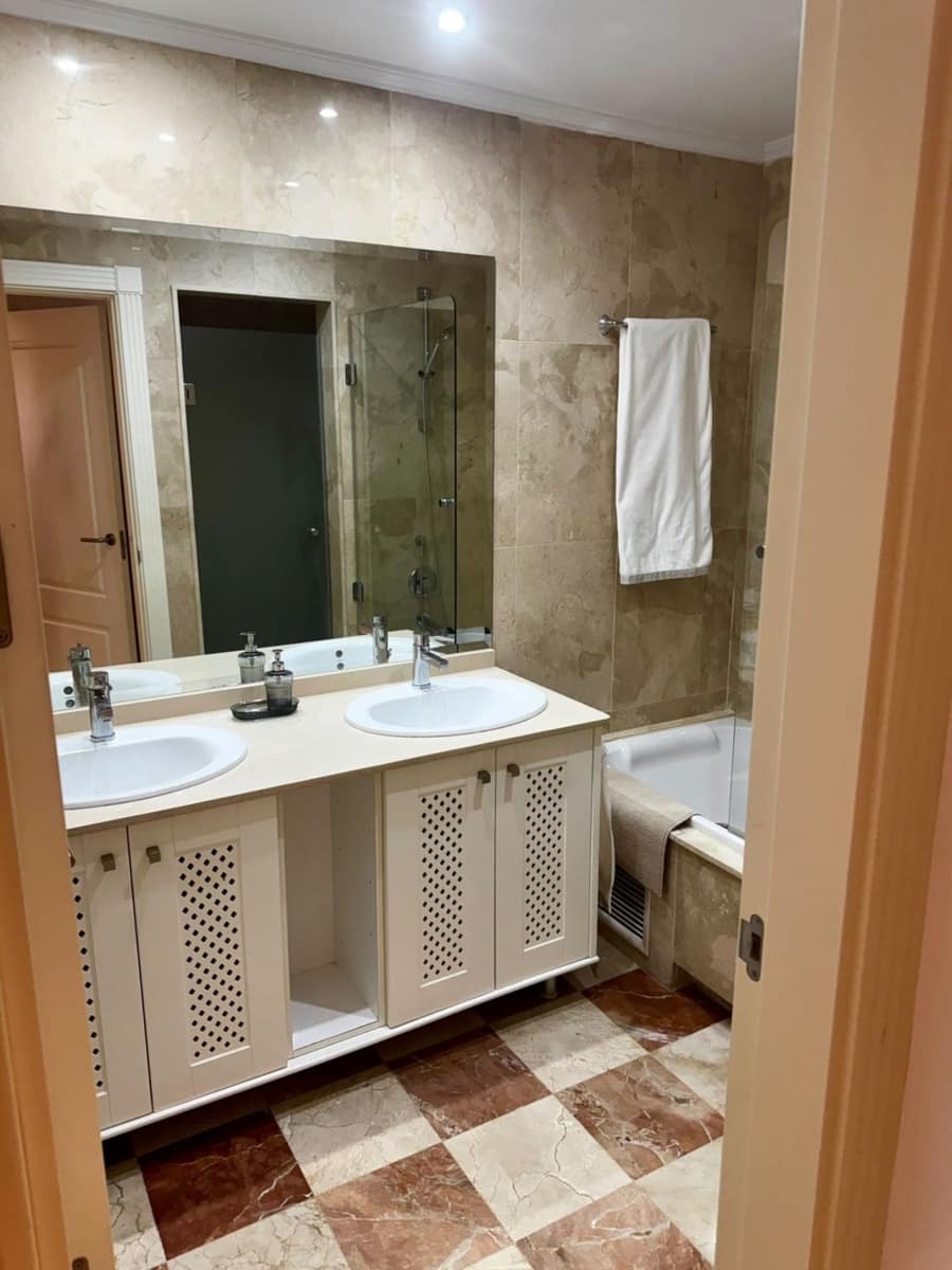 2 camera da letto Appartamento da affittare in Sotogrande con piscina garage - 1.400 € (Rif: 9041624)