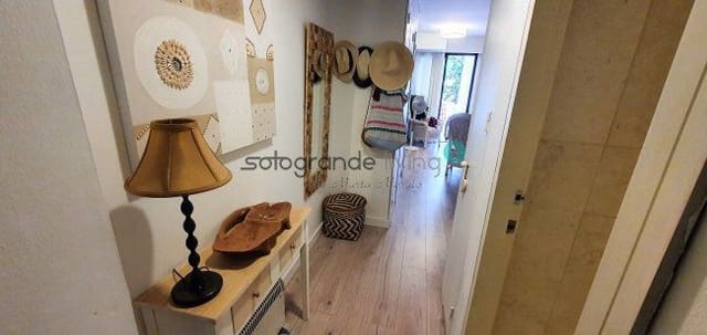 Leilighet til salgs i Sotogrande Costa, San Roque - € 155 000 (Ref: 9051405)