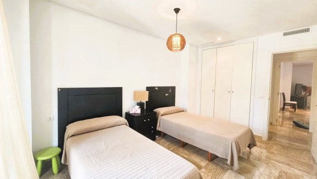 3 soveværelse Lejlighed til leje i Sotogrande - € 2.600 (Ref: 9057911)