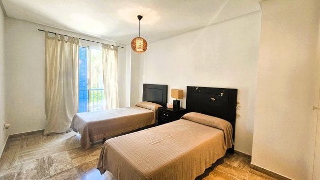 3 soveværelse Lejlighed til leje i Sotogrande - € 2.600 (Ref: 9057911)