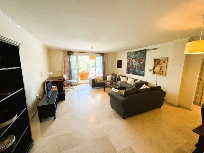 2 slaapkamer Appartement te huur in Sotogrande met garage - € 2.500 (Ref: 9062720)