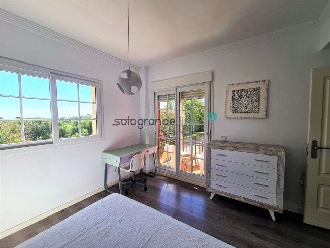 5 chambre Maison de Ville à vendre à Sotogrande avec garage - 590 000 € (Ref: 9062723)