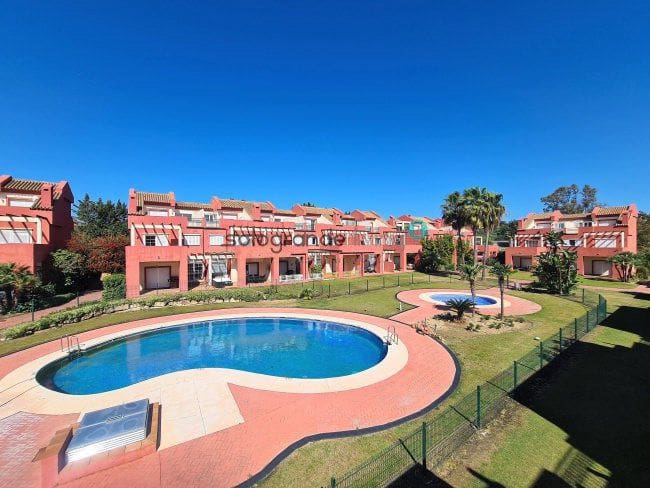 5 chambre Maison de Ville à vendre à Sotogrande avec garage - 590 000 € (Ref: 9062723)