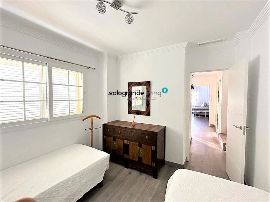 5 chambre Maison de Ville à vendre à Sotogrande avec garage - 590 000 € (Ref: 9062723)