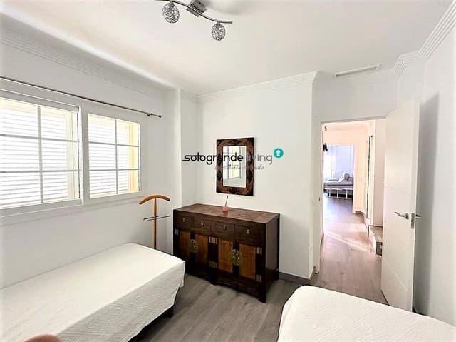 5 Zimmer Haus zu verkaufen in Sotogrande Costa, San Roque mit Garage - 590.000 € (Ref: 9062723)