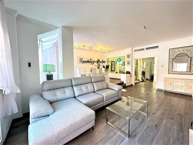 5 Zimmer Haus zu verkaufen in Sotogrande Costa, San Roque mit Garage - 590.000 € (Ref: 9062723)