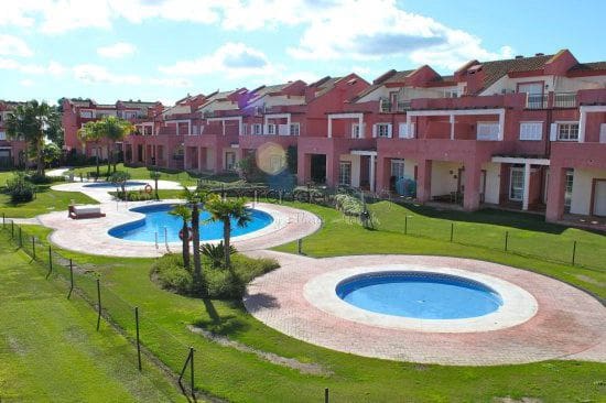 5 Zimmer Haus zu verkaufen in Sotogrande Costa, San Roque mit Garage - 590.000 € (Ref: 9062723)