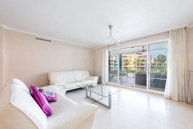 2 soveværelse Lejlighed til leje i Sotogrande med garage - € 1.500 (Ref: 9075341)