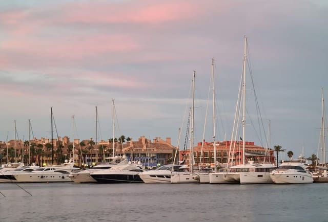 Piso en Sotogrande, San Roque en venta - 69.000 € (Ref: 9078350)