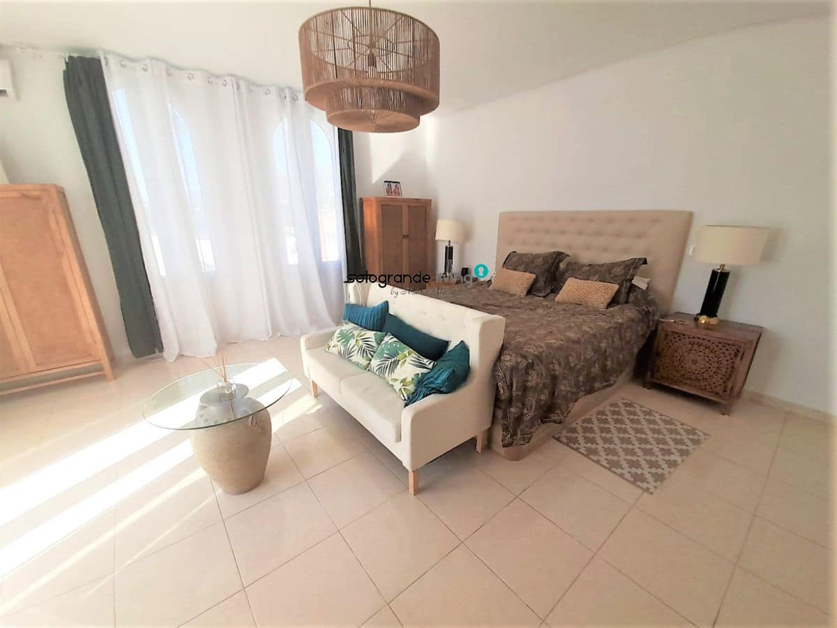 9 chambre Villa/Maison à vendre à Santa Margarita - 995 000 € (Ref: 9081914)