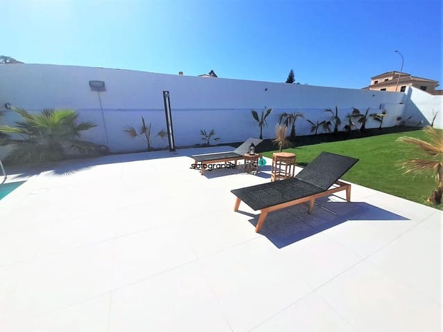 9 soveværelse Villa til salg i Santa Margarita, La Línea de la Concepción - € 995.000 (Ref: 9081914)