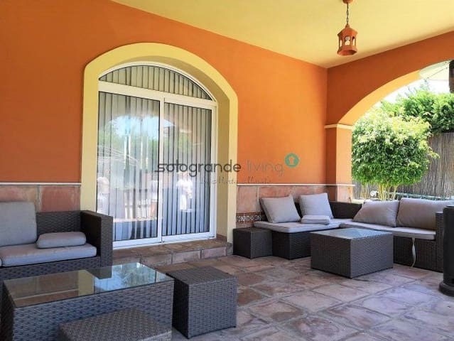 4 bedroom Villa for rent in Sotogrande Alto, San Roque - € 6,000 (Ref: 9103145)