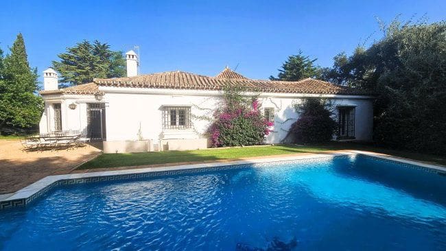 4 makuuhuone Huvila lomavuokrausta paikassa Sotogrande - 6 900 € (Ref: 9109026)