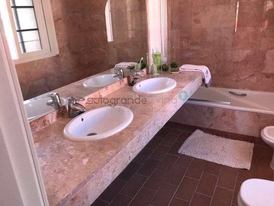 5 makuuhuone Huvila vuokrattavana paikassa Sotogrande - 2 500 € (Ref: 9137410)