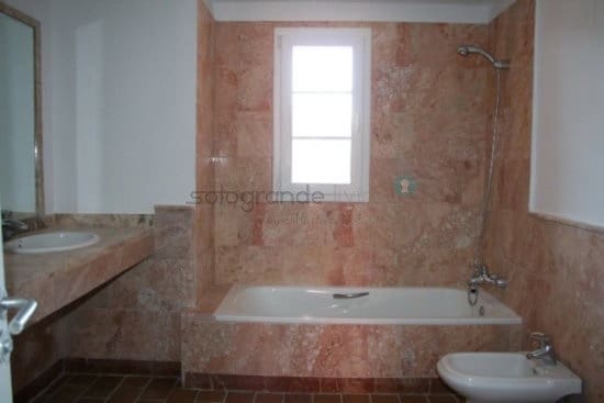 5 makuuhuone Huvila vuokrattavana paikassa Sotogrande - 2 500 € (Ref: 9137410)