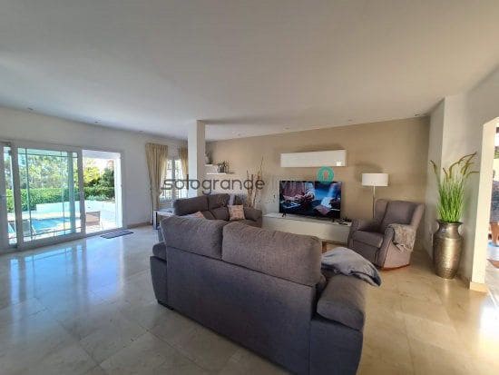 3 soveværelse Villa til salg i Torreguadiaro, San Roque - € 750.000 (Ref: 9145767)