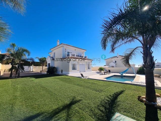 3 soveværelse Villa til salg i Torreguadiaro, San Roque - € 750.000 (Ref: 9145767)