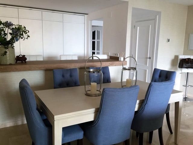 3 quarto Apartamento para arrendar em Sotogrande, San Roque com garagem - 1 600 € (Ref: 9169843)