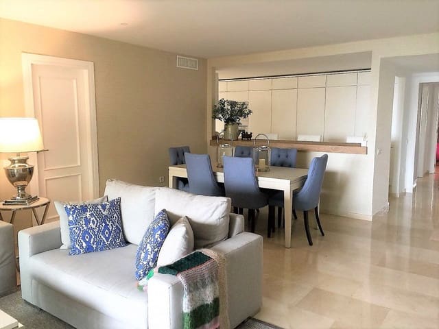 3 quarto Apartamento para arrendar em Sotogrande, San Roque com garagem - 1 600 € (Ref: 9169843)