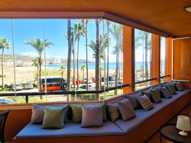 3 quarto Apartamento para arrendar em Sotogrande, San Roque com garagem - 1 600 € (Ref: 9169843)