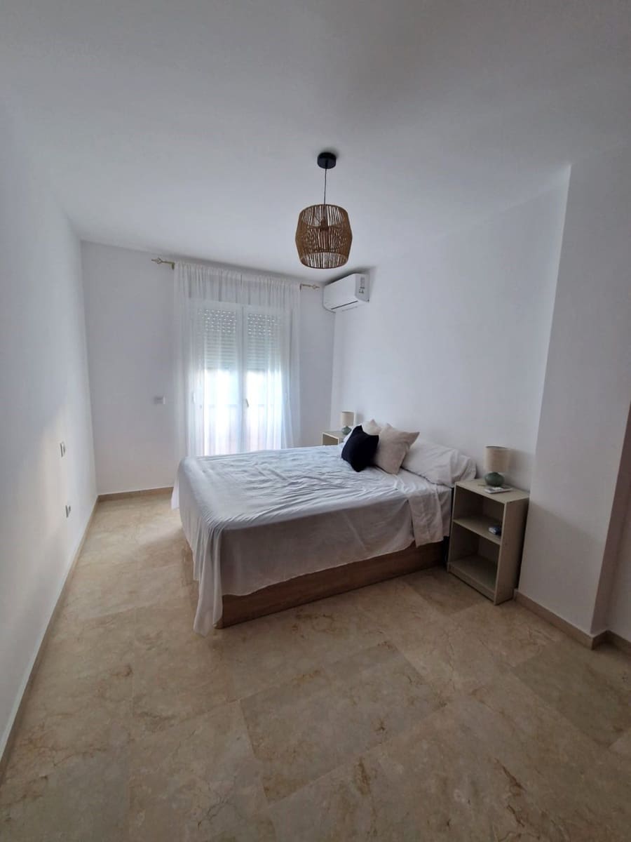 3 soverom Hus til leie i Guadiaro med svømmebasseng - € 1 000 (Ref: 9185709)