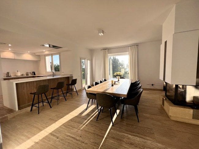 4 soveværelse Villa til leje i Manilva - € 8.000 (Ref: 9233104)