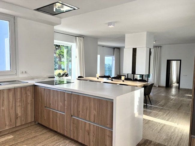 4 soveværelse Villa til leje i Manilva - € 8.000 (Ref: 9233104)