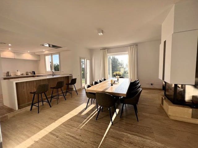 4 bedroom Villa for rent in Manilva - € 8,000 (Ref: 9233104)