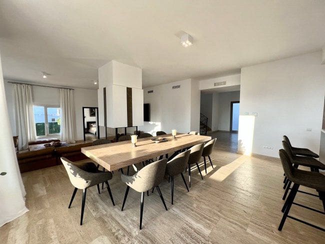 4 soveværelse Villa til leje i Manilva - € 8.000 (Ref: 9233104)