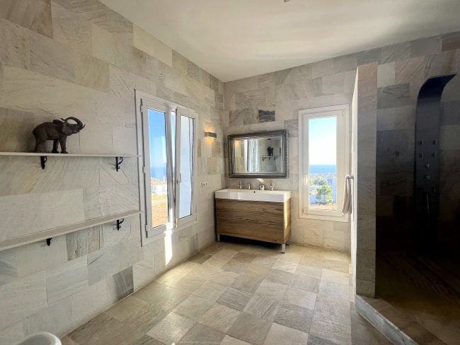 4 soveværelse Villa til leje i Manilva - € 8.000 (Ref: 9233104)