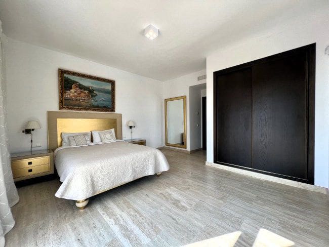 4 soveværelse Villa til leje i Manilva - € 8.000 (Ref: 9233104)