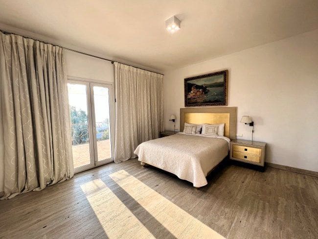 4 soveværelse Villa til leje i Manilva - € 8.000 (Ref: 9233104)