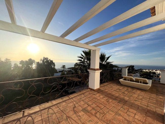 4 soveværelse Villa til leje i Manilva - € 8.000 (Ref: 9233104)